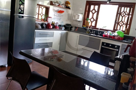 Casa de Vila à venda com 4 suítes em Guarapiranga, São Paulo, SP