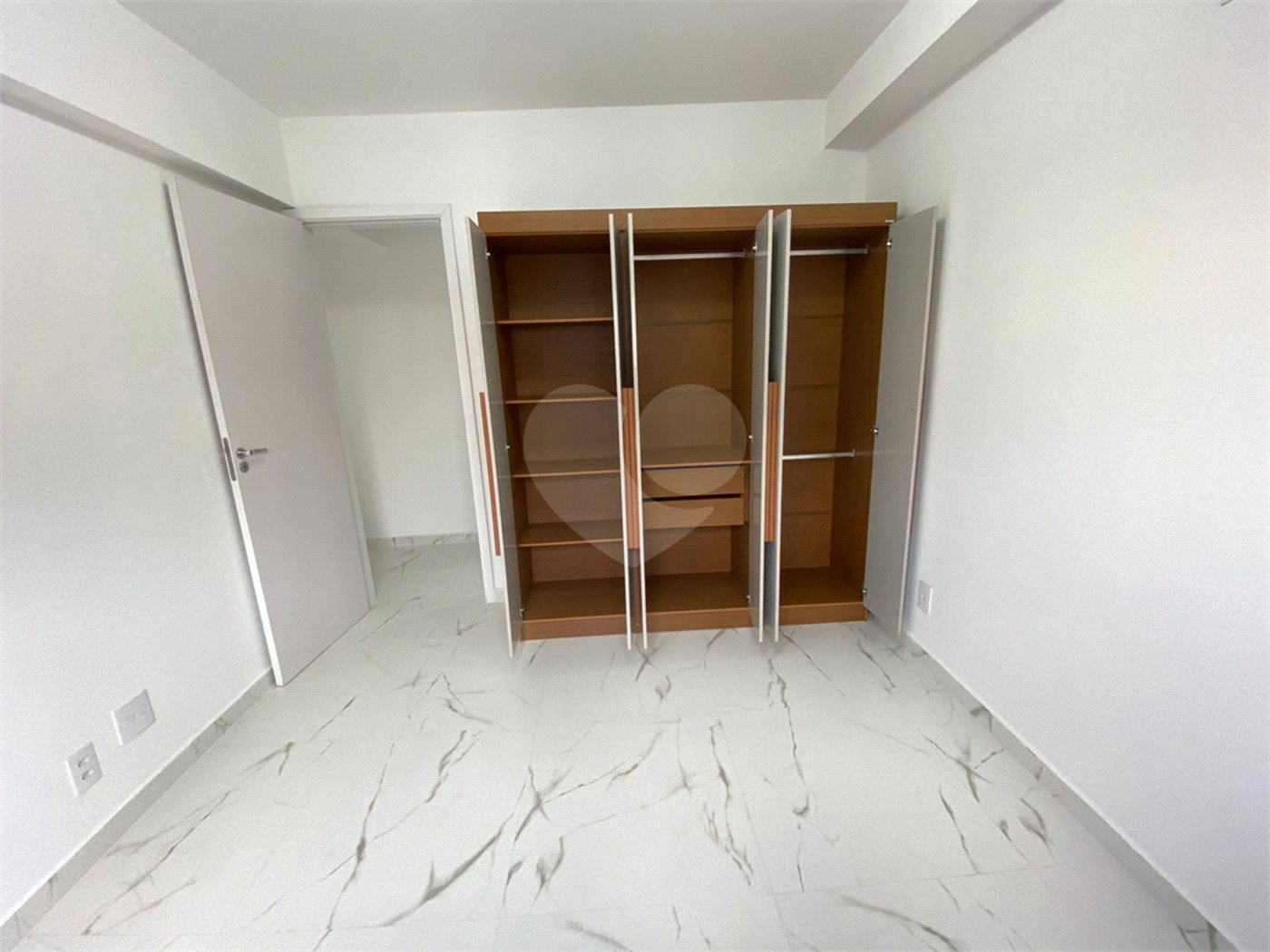 Apartamento à venda com 2 quartos em Parada Inglesa, São Paulo, SP