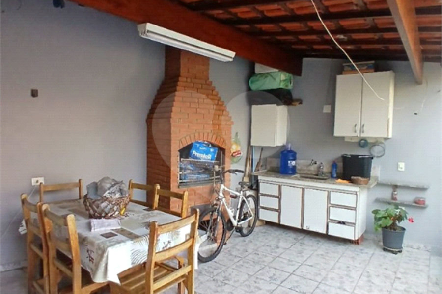 Sobrado à venda com 4 quartos, sendo 2 suítes, em Vila Constança, São Paulo, SP