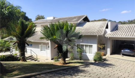 Casa à venda com 4 suítes em Marambaia, Vinhedo, SP