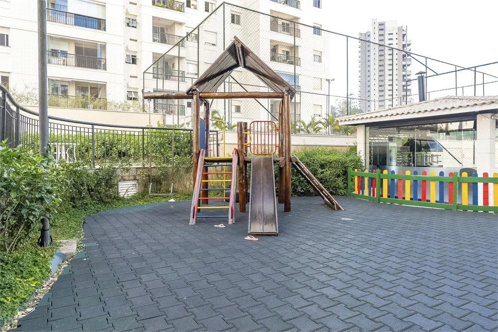 Apartamento à venda com 3 quartos, sendo 1 suíte,  em Jardim Parque Morumbi, São Paulo, SP