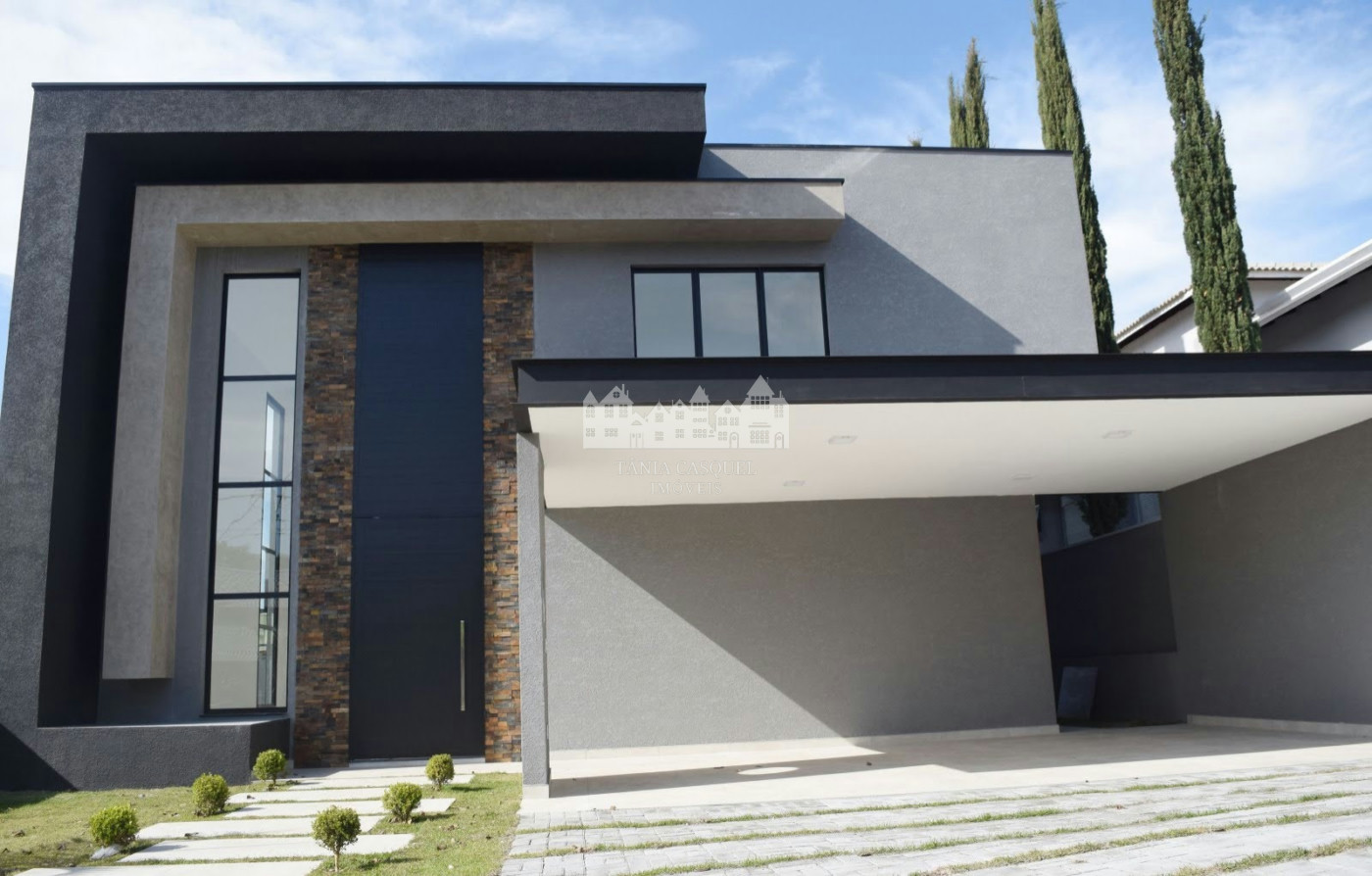 Casa à venda com 4 suítes no condomínio Figueira Garden, Atibaia - SP