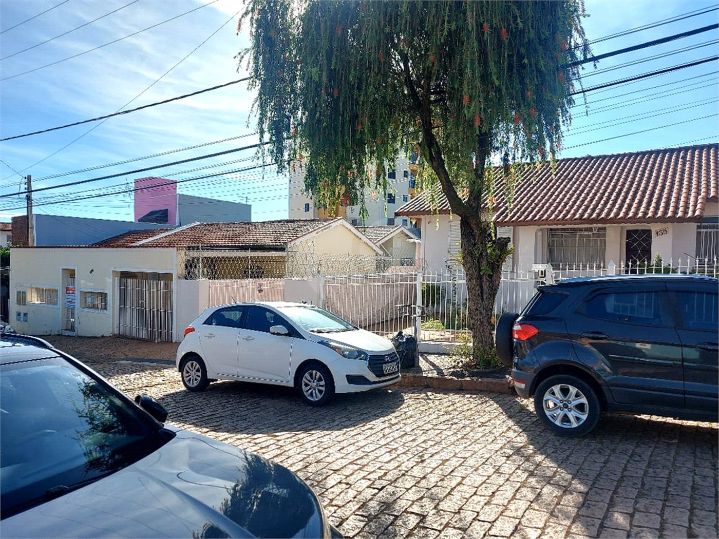 Casa de Vila à venda com 5 quartos, sendo 1 suíte, em Vila Martina, Valinhos, SP