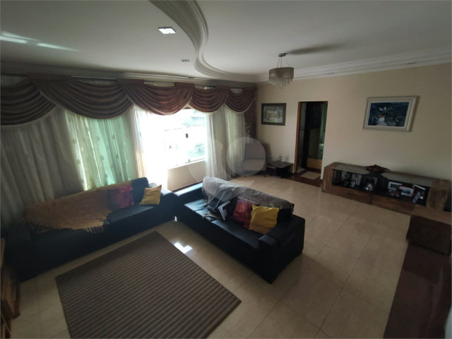 Sobrado à venda com 4 quartos, sendo 1 suíte,  em Limão, São Paulo, SP