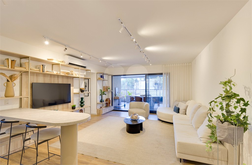 Apartamento à venda com 3 quartos, sendo 1 suíte, em Jardim Marajoara, São Paulo, SP