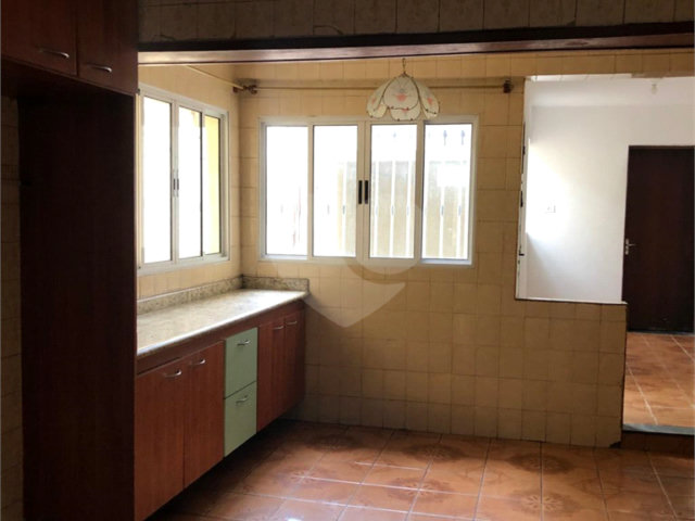 Sobrado à venda com 3 quartos, sendo 1 suíte,  no Centro, Mairiporã, SP