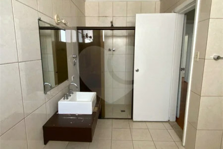 Apartamento à Venda | 327 m² | 4 dormitórios (1 suíte) | 2 vagas na Mooca!
