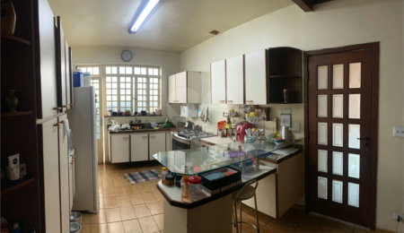 Casa Térrea à venda com 4 quartos, sendo 2 suítes, no Centro, Mogi das Cruzes, SP