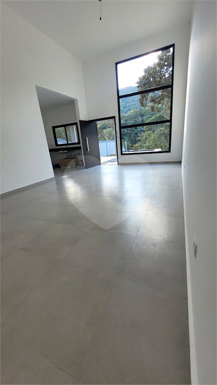 Casa Térrea à venda com 3 quartos, sendo 1 suíte,  em Pedra Vermelha (terra Preta), Mairiporã, SP