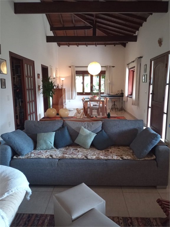 Casa à venda ou para alugar com 3 quartos, sendo 1 suíte, no condomínio Recanto Florido, Vinhedo - SP