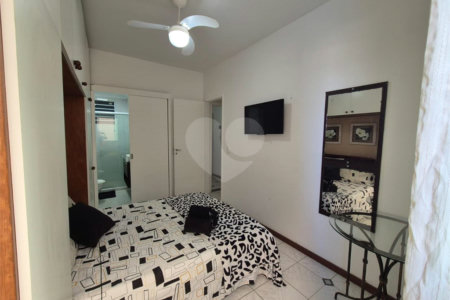 Apartamento à venda com 3 quartos, sendo 1 suíte,  no Centro, Cabo Frio, RJ