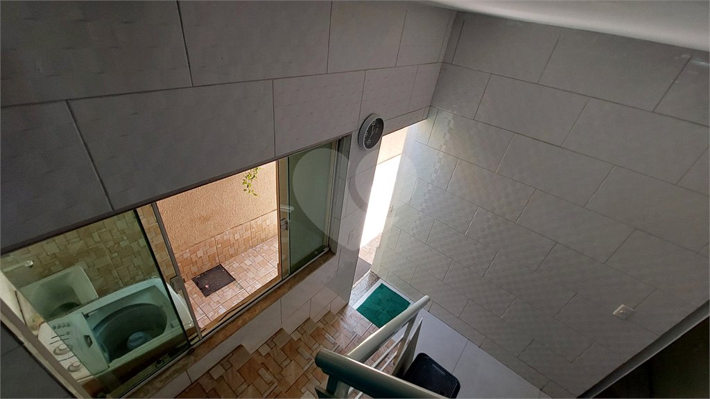 Casa à venda com 4 quartos, sendo 2 suítes, no condomínio Vivendas do Mendanha, Rio de Janeiro - RJ