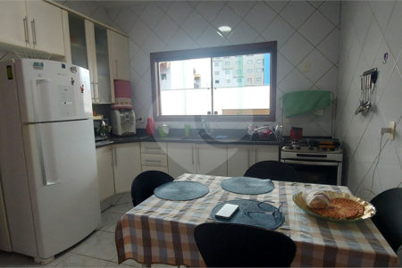 Sobrado à venda com 3 quartos, sendo 1 suíte, em Jardim Santa Rosália, Sorocaba, SP