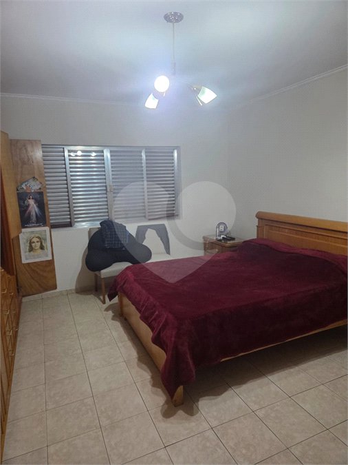 Sobrado à venda com 4 quartos, sendo 1 suíte, em Vila Graciosa, São Paulo, SP