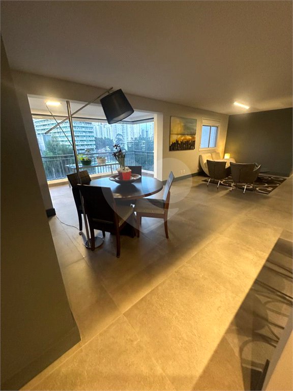 Apartamento à venda com 2 suítes em Jardim Caboré, São Paulo, SP