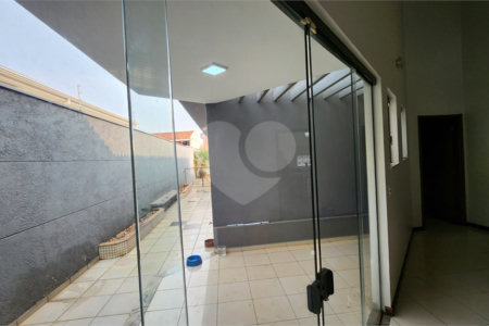 Casa à venda com 3 quartos, sendo 1 suíte, em Vila Harmonia, Araraquara, SP