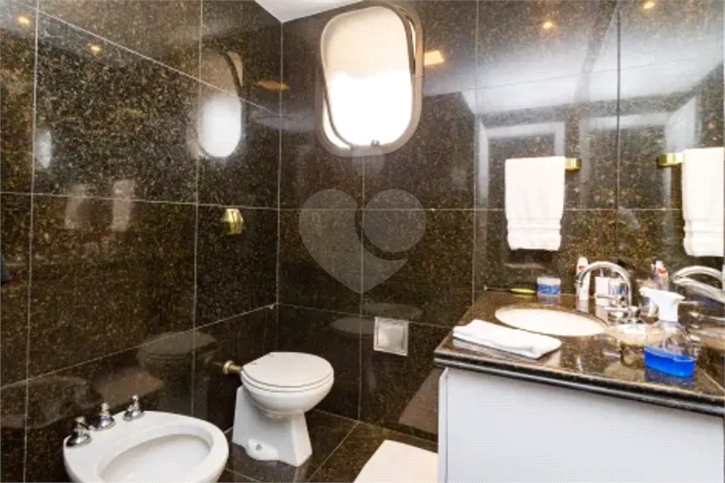 Apartamento à venda com 4 quartos, sendo 3 suítes, em Itaim Bibi, São Paulo, SP
