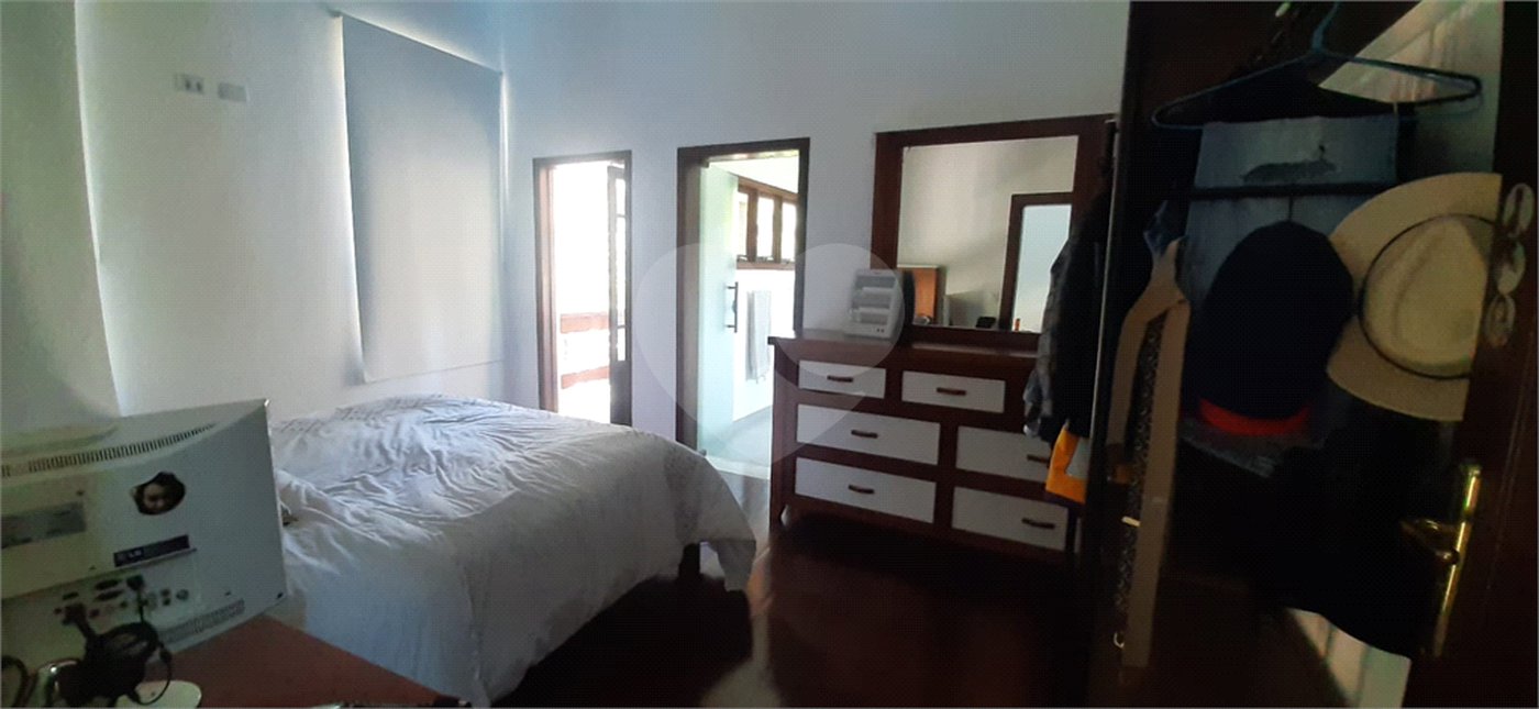 Sobrado à venda com 5 quartos, sendo 3 suítes, em Serra da Cantareira, Mairiporã, SP