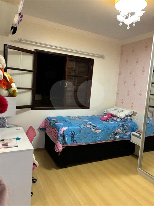 Sobrado à venda com 3 quartos em Montanhão, São Bernardo do Campo, SP