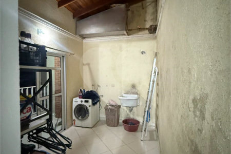 Sobrado à venda com 6 quartos, sendo 2 suítes, em Vila Áurea, Poá, SP