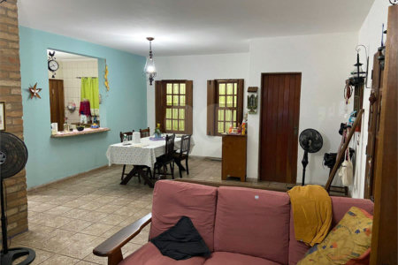 Casa à venda com 3 quartos, sendo 1 suíte,  em Jardim Fonte Áurea, Poá, SP