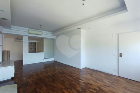 Apartamento à venda com 3 quartos, sendo 1 suíte,  em Lagoa, Rio de Janeiro, RJ