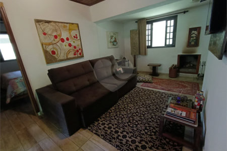 Chácara à venda com 5 quartos, sendo 3 suítes, em Vila Darcy Penteado (mailasqui), São Roque, SP
