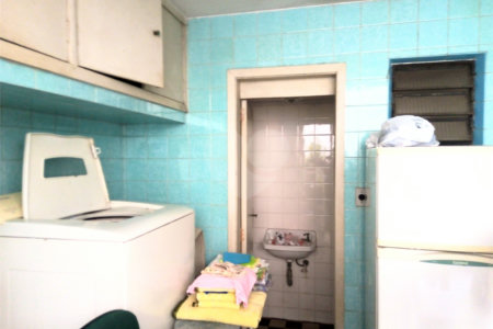Sobrado à venda com 4 quartos, sendo 1 suíte, em Vila Cordeiro, São Paulo, SP