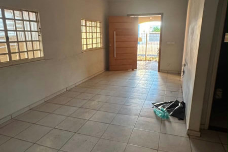 Casa à venda com 3 quartos, sendo 1 suíte,  em Nossa Senhora Aparecida, Três Lagoas, MS