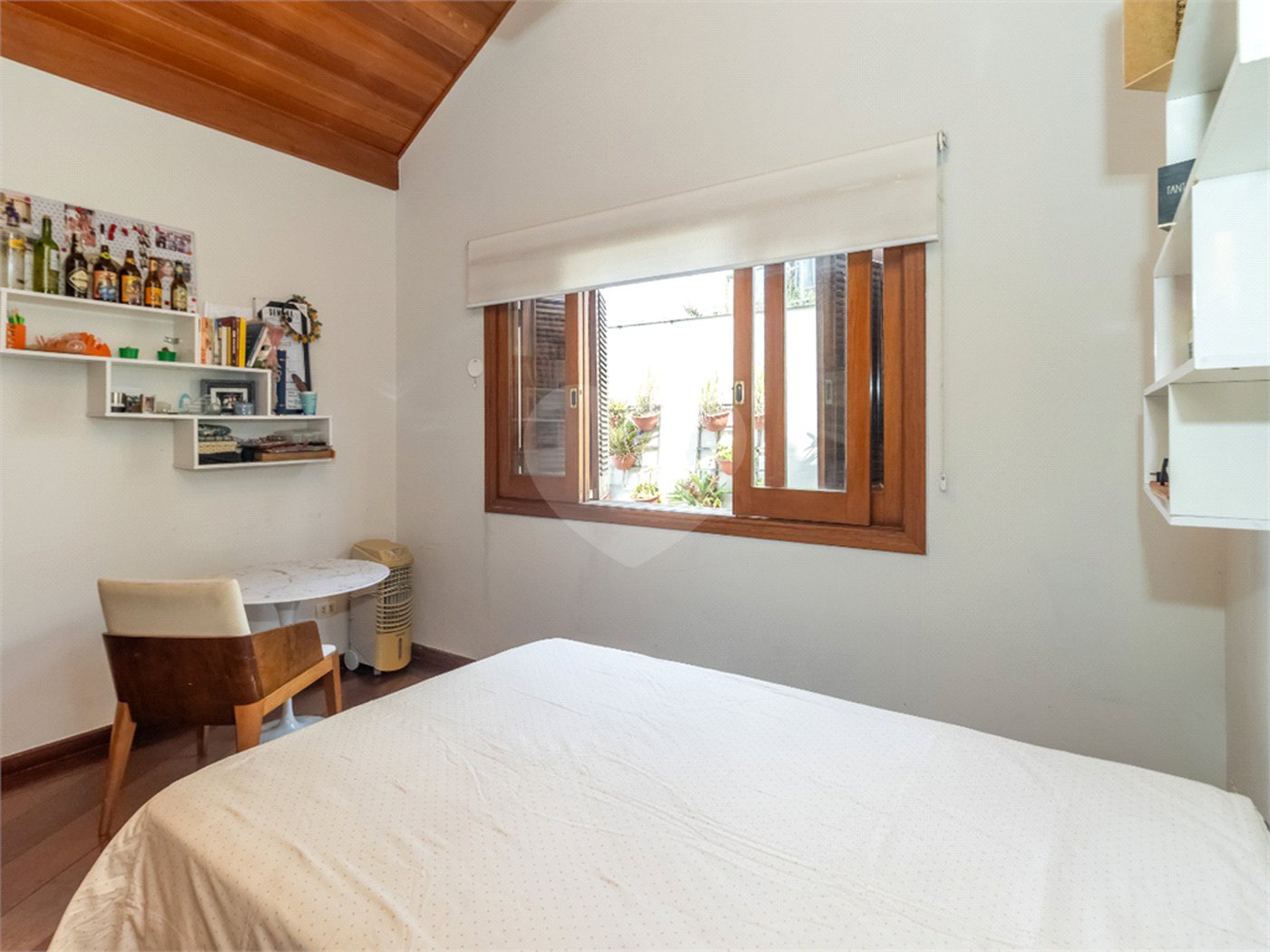 Casa à venda com 4 quartos, sendo 2 suítes, em Jardim Marajoara, São Paulo, SP