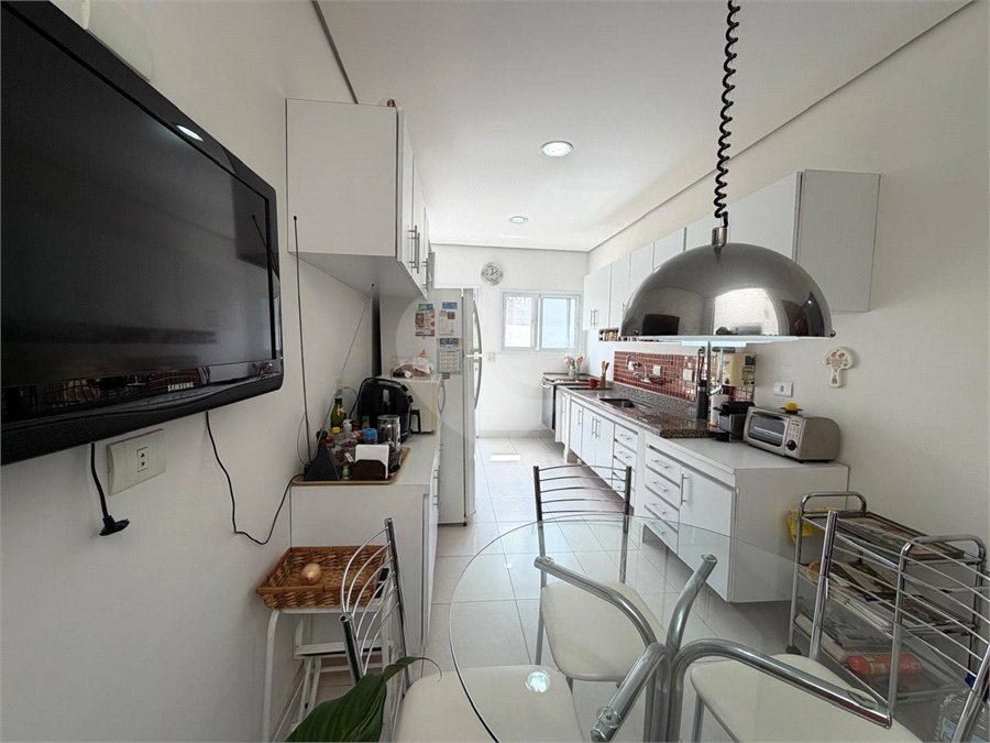 Casa à venda com 4 quartos, sendo 1 suíte, no condomínio Taquaral, São Paulo - SP