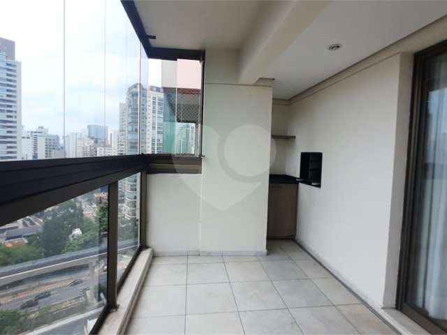 Apartamento para alugar com 3 suítes em Campo Belo, São Paulo, SP