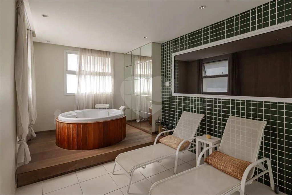 Apartamento à venda com 2 quartos, sendo 1 suíte,  em Vila Andrade, São Paulo, SP