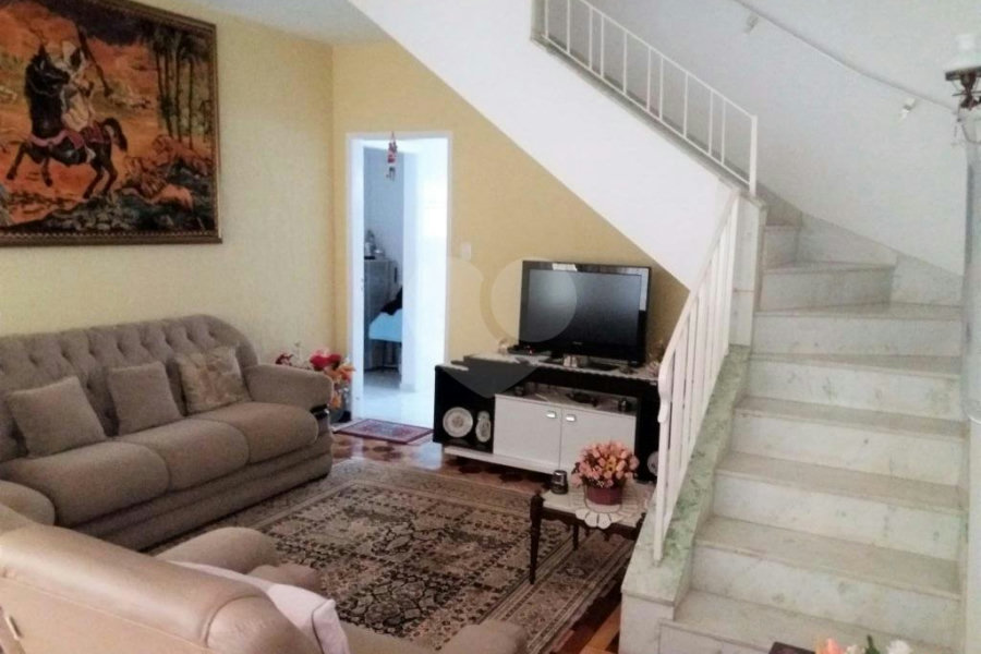 Sobrado à venda com 3 quartos, sendo 1 suíte, em Tremembé, São Paulo, SP