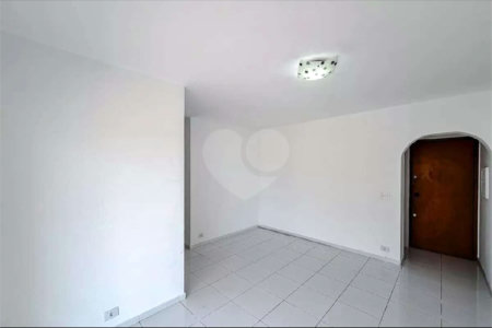 Apartamento à Venda na Aclimação 80m² 2 Dormitórios 1 vaga Sacada Andar Alto Estuda permuta.