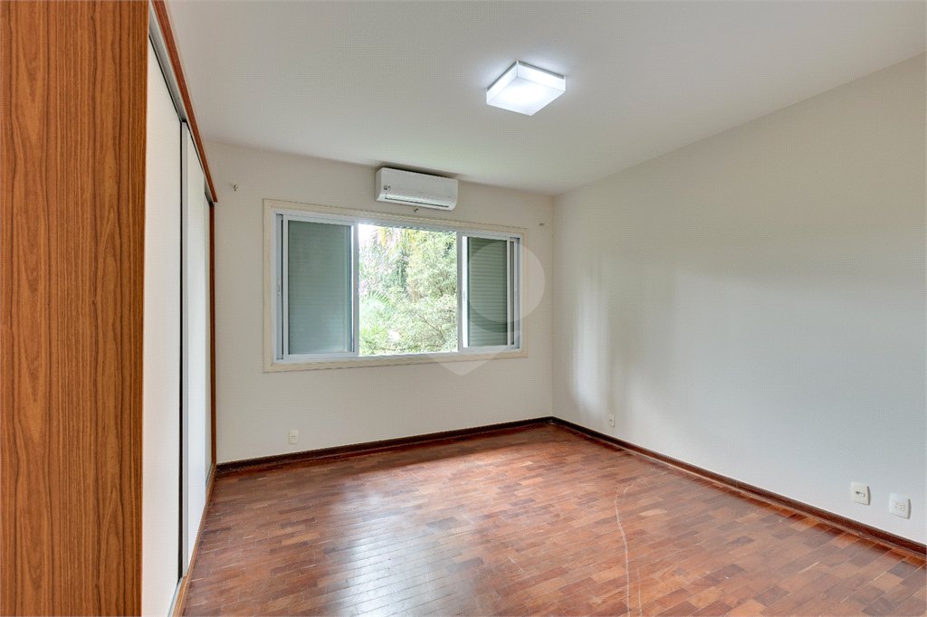 Casa de Vila à venda ou para alugar com 3 suítes em Alto da Boa Vista, São Paulo, SP