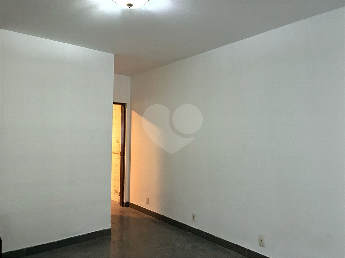 Casa à venda com 3 quartos, sendo 1 suíte,  em Vila Figueira, Suzano, SP