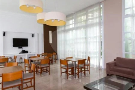 Apartamento à venda com 3 suítes em Vila Suzana, São Paulo, SP