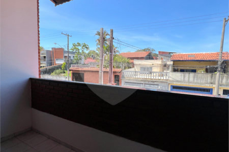 Sobrado à venda com 3 quartos, sendo 1 suíte, em Conjunto Habitacional Brás Cubas, Mogi das Cruzes, SP