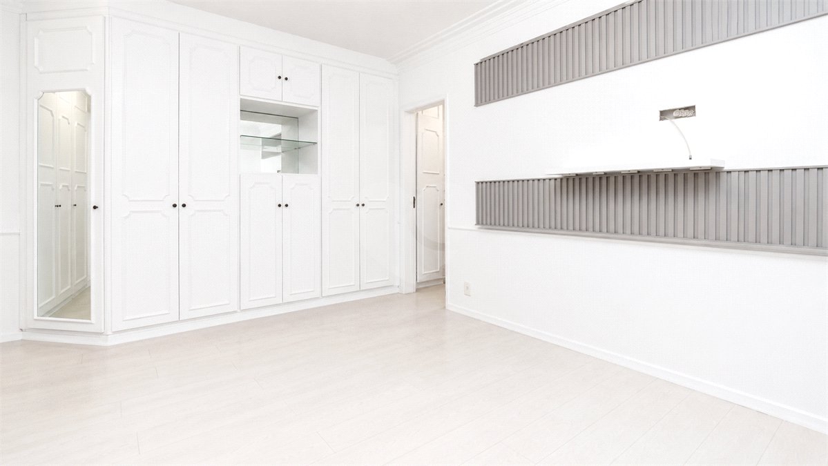 Apartamento à venda com 4 quartos, sendo 2 suítes,  em Brooklin Paulista, São Paulo, SP