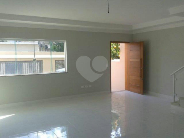 Sobrado à venda com 3 suítes em Vila Constança, São Paulo, SP