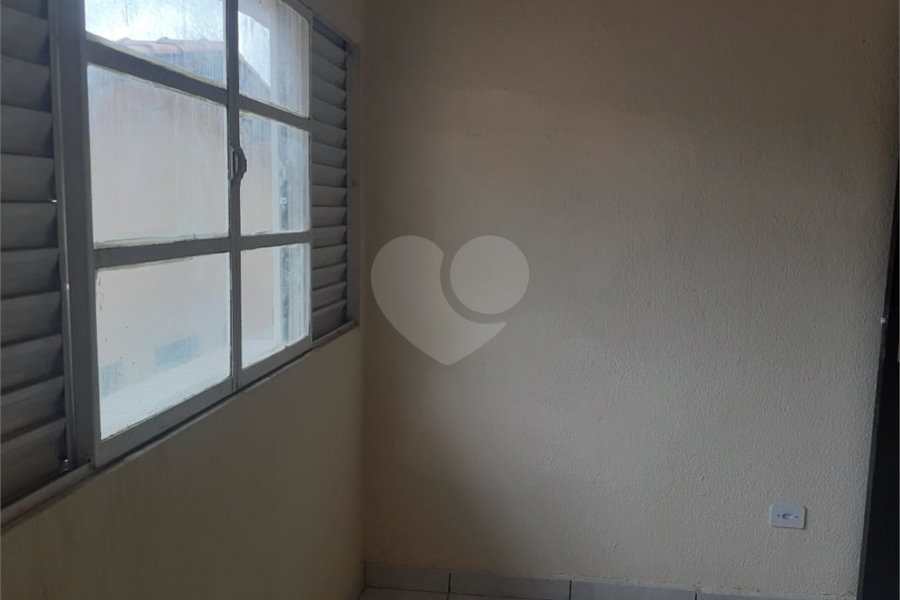 Sobrado à venda com 6 quartos, sendo 1 suíte,  em Jardim Las Vegas, Guarulhos, SP