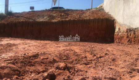 Terreno à venda no condomínio Alto da Floresta, Bom Jesus dos Perdões - SP