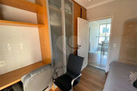 Casa à venda com 4 suítes no condomínio Fechado, São Paulo - SP