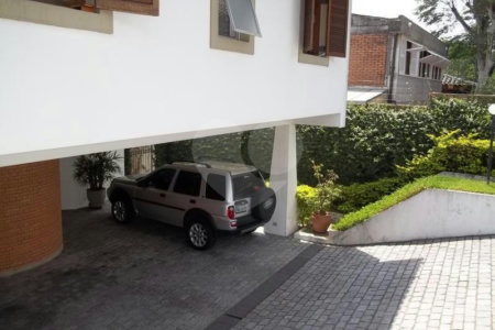 Casa à venda com 4 suítes em Jardim Guedala, São Paulo, SP