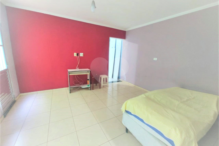 Sobrado à venda com 4 quartos, sendo 1 suíte, em Jardim Regina, São Paulo, SP