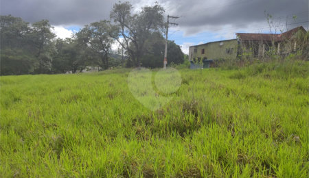 Terreno à venda no Centro, Bom Jesus dos Perdões, SP