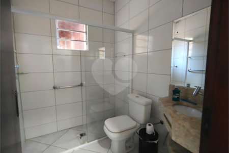 Casa Térrea à venda com 4 quartos, sendo 1 suíte, em Vila Mazzei, Itapetininga, SP
