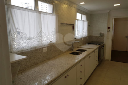 Apartamento à venda com 4 quartos, sendo 1 suíte, em Morumbi, São Paulo, SP