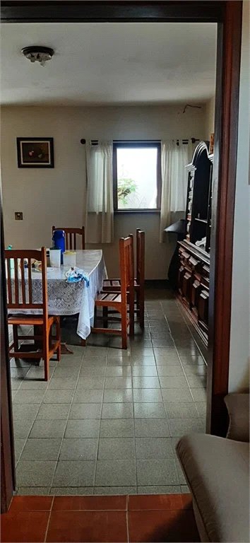 Sobrado à venda com 8 quartos em Jardim São Luís, São Paulo, SP